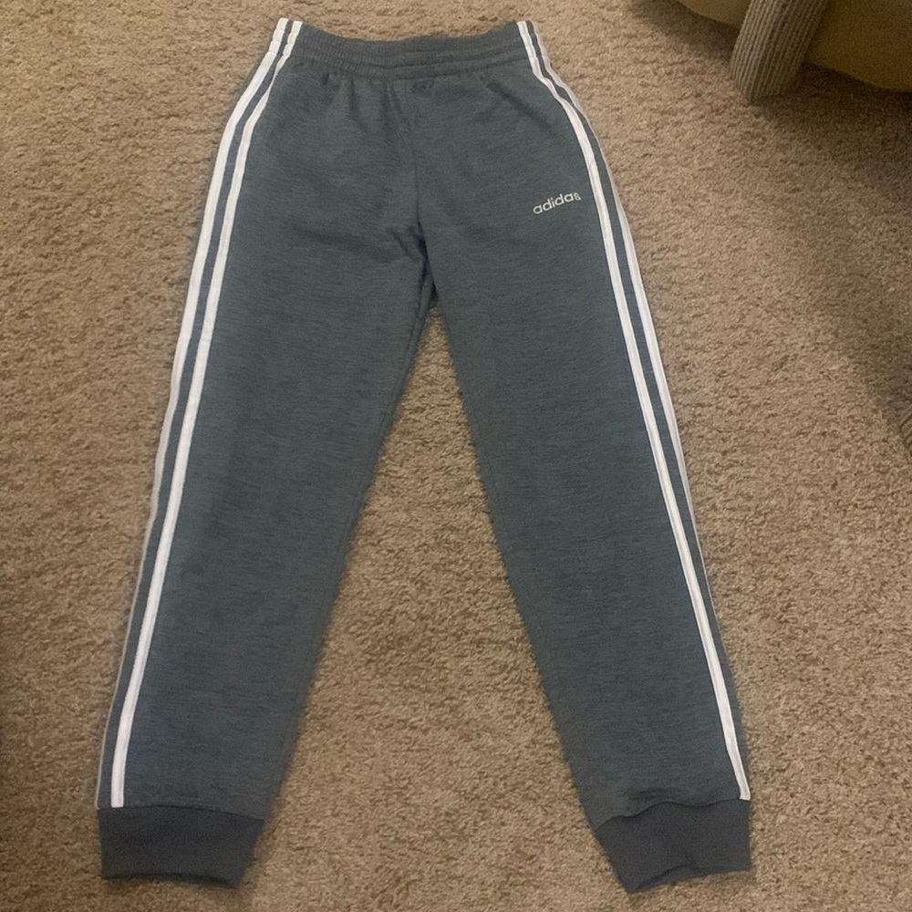 Adidas sweatpants 10/12 great condition